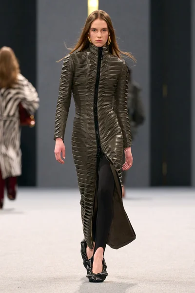 Look 26